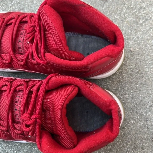 Air Jordan 11 - Picture 7 of 8